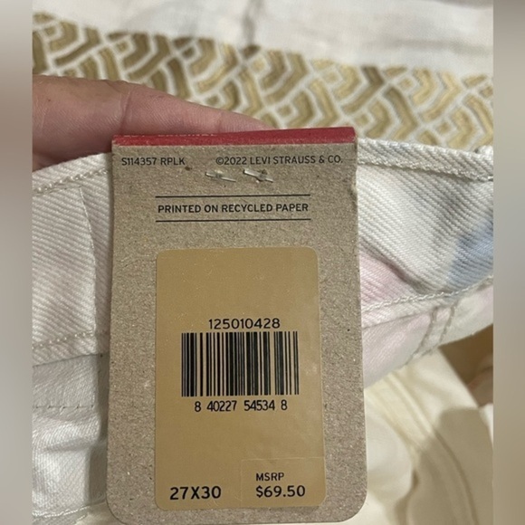 Levi's® 501® Original Women's Jeans, Size 27 x 30 - Picture 13 of 14